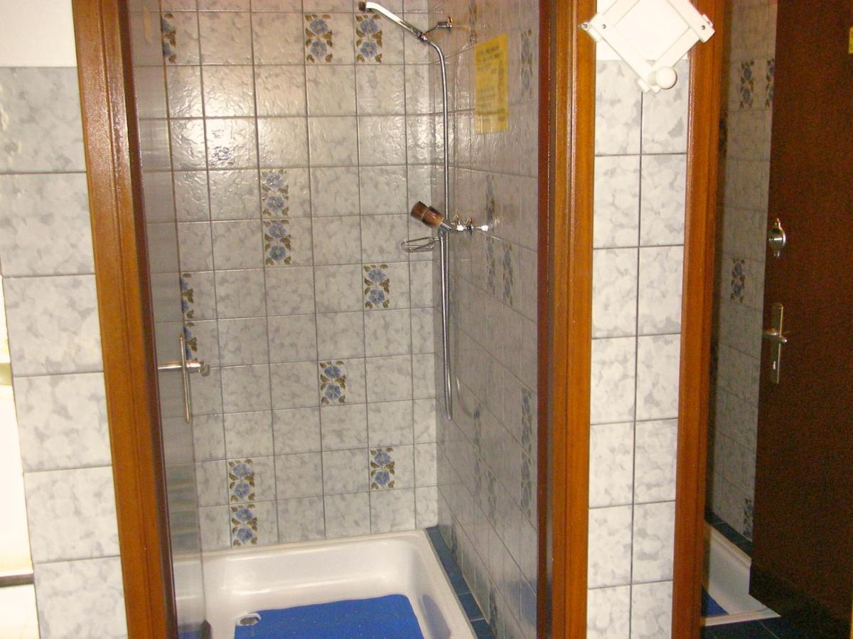 Albergue Baracca Backpacker Aurigeno Habitación foto